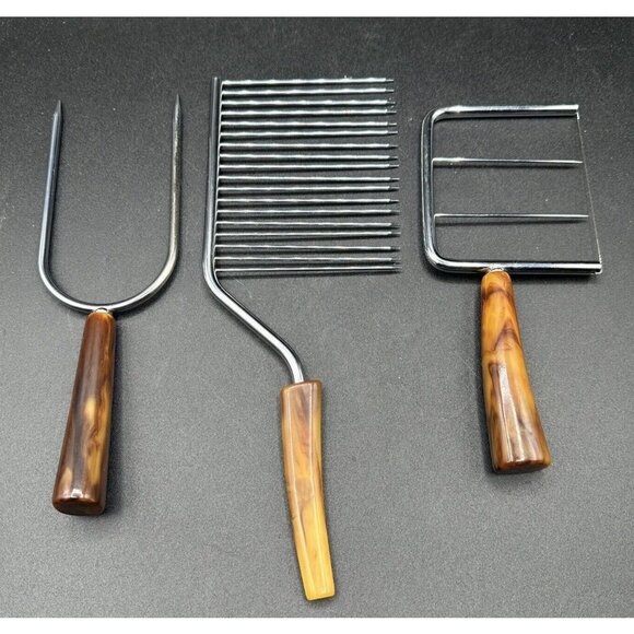 Vintage Bakelite Kitchen Tools Hostess Set Cheese Slicer Angel Cake Comb Fork - Picture 2 of 16